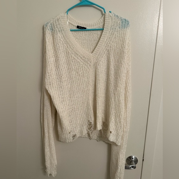 Distressed sweater - Picture 3 of 4